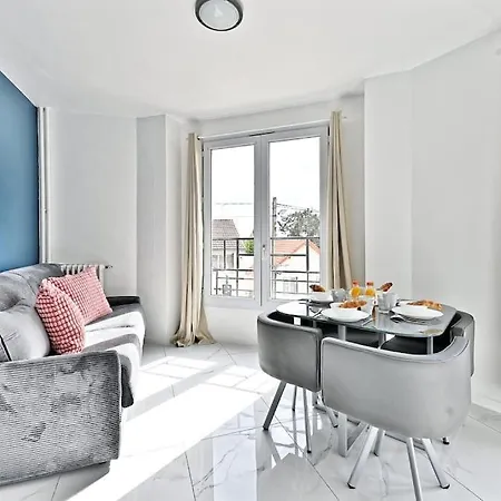 Apartment Lumineux Et Moderne -